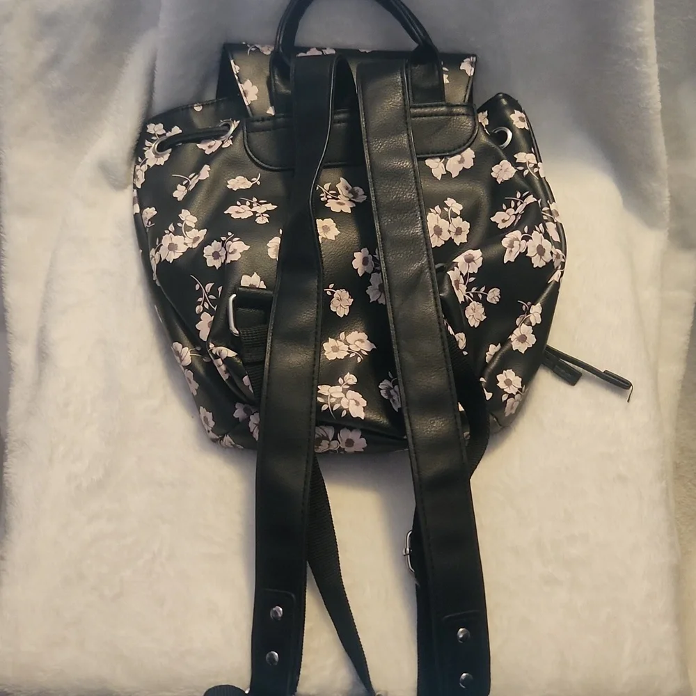 Wild Fable‎ Floral Black Mini Backpack